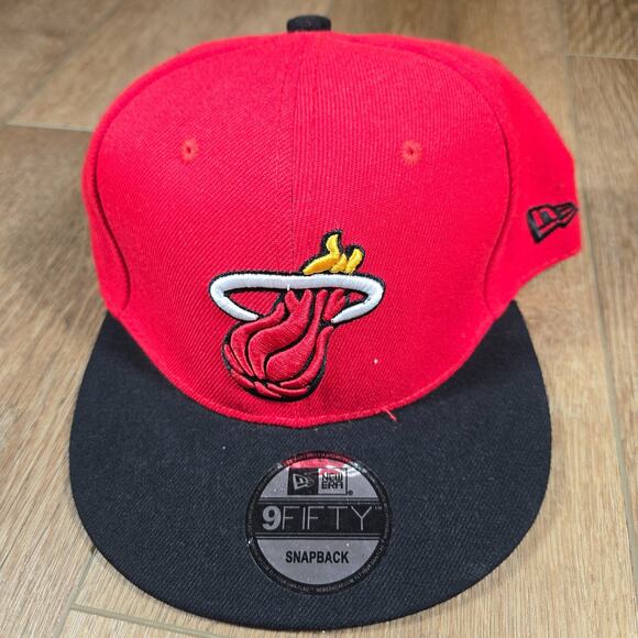 New Era 9Fifty Snapback Miami Heat Hat Red Black NBA Hardwood Classics Cap Strap - Picture 1 of 7